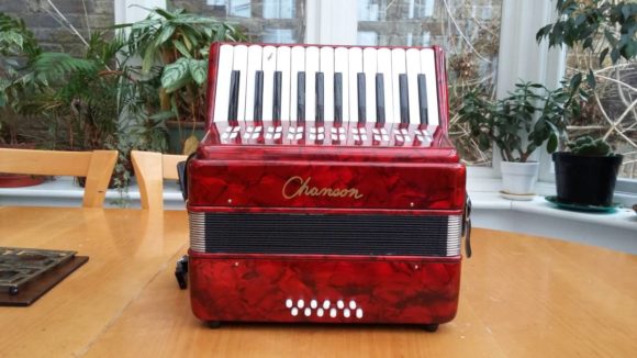 Chanson - 25key/12 Bass Piano Accordion - (Used) £215
