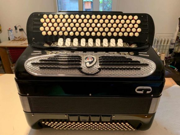 Giulietti - 55key/120 bass  C-Griff Accordion