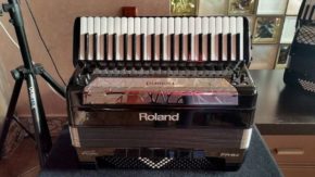 Roland FR8X - 41key/120 Bass Piano V- Accordion - (hardly-used)  £3800