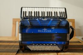 Beltuna Leader V Dual Face- 41key/120 Bass Piano Accordion- 5-Voice with amplisound (Used) £8500