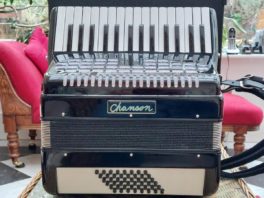 Chanson - 30key/48 Bass Piano Accordion - (Used) £250