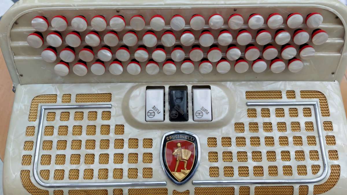 Crucianelli 41button80bass (2)-1200