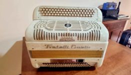 Fratelli Crosio - 58key/120 bass  C-Griff Accordion £1800