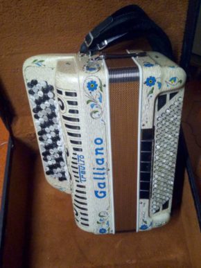Galliano (made by Stocco of Stradella - 51key/120 bass C-Griff Accordion