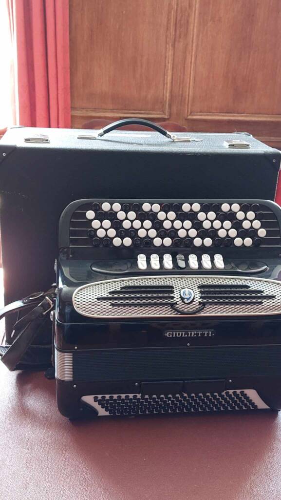 Giulietti Button 47-120 (2)