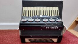 Hohnica - 41key/120 Bass Piano Accordion - (Used)  £300 as is OR £695 fully repaired/retuned