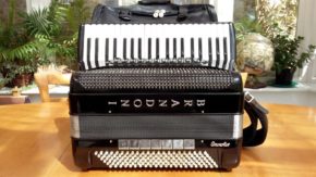 Brandoni - 41key/132 Bass/52 B System Free Bass Piano Accordion - 4/5-voice (Used)  £1800