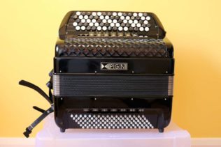 Pigini 42B - 42key/102/42 Free Bass C-Griff Bayan/Classical Accordion  £3200 (Used)